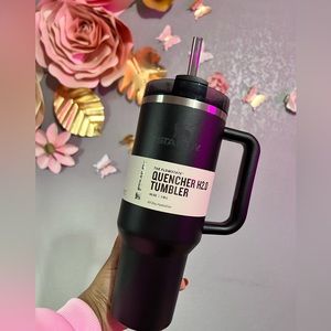 40oz black Stanley cup !🖤